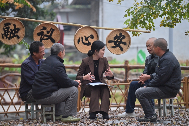 永远在路上
——以习近平同志为核心的党中央引领全面从严治党向纵深推进「相关图片」