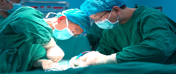 中国医学科学院北京协和医院骨科专家团队到巴中市中心医院开展帮扶义诊活动